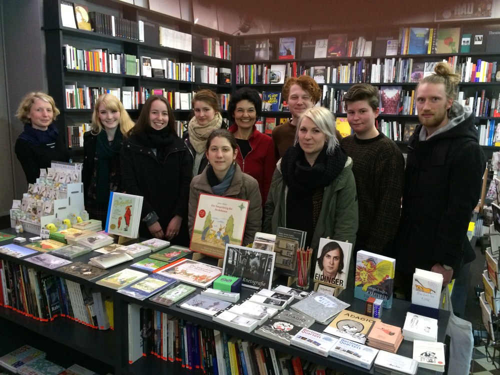 März 2015 Gründungsmitglieder der AG beim Treff in der Theaterbuchhandlung "Einar & Bert", wir diskutierten eine Inszenierung des Romans "Der geteilte Himmel" an der Schaubühne  