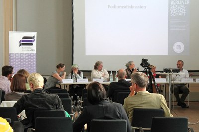Aileen J. Behrendt, Lesley A. Hall, Ralf Dose, Ilona Scheidle, Elke-Barbara Peschke, Jens Dobler