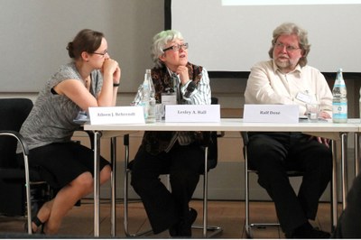 Aileen J. Behrendt, Lesley A. Hall, Ralf Dose